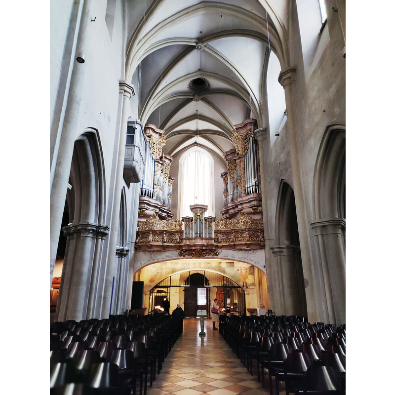 Source caption: "Wien, Michaelerkirche, Blick zur Orgel"