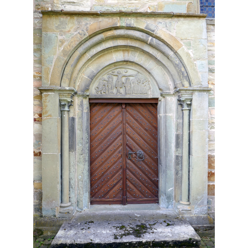 Source caption: St. Pankratius Hoinkhausen, romanisches Nordportal mit Tympanon"