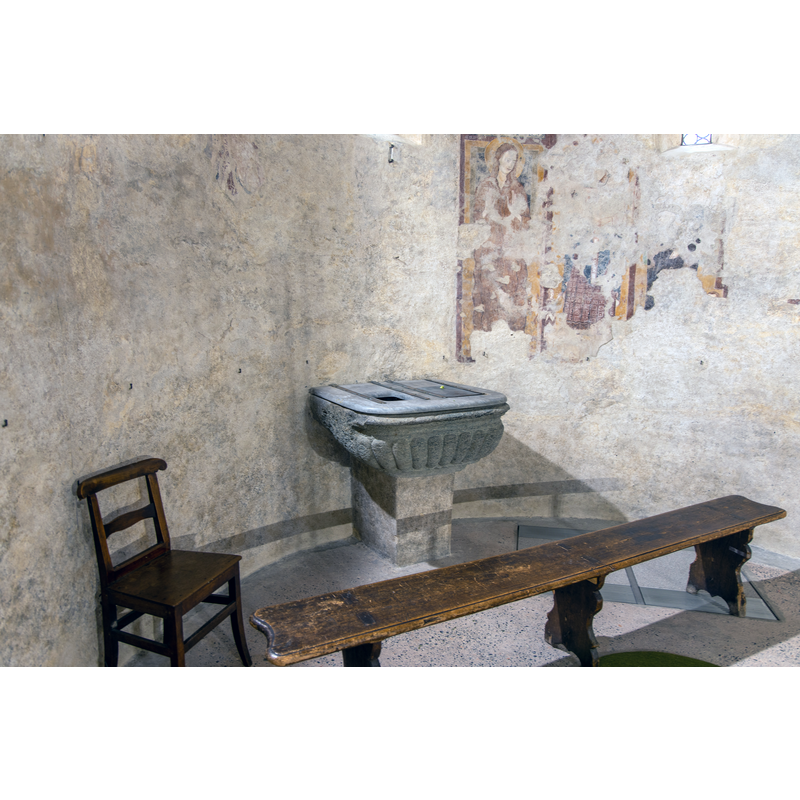 Source caption: "Battistero di Biella, fonte battesimale"