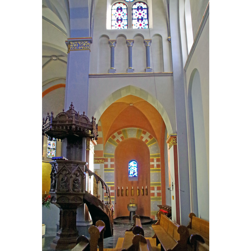 Source caption: "St. Lambertus (Kalterherberg), Blick zur rechten Seitenkapelle, Taufkapelle"