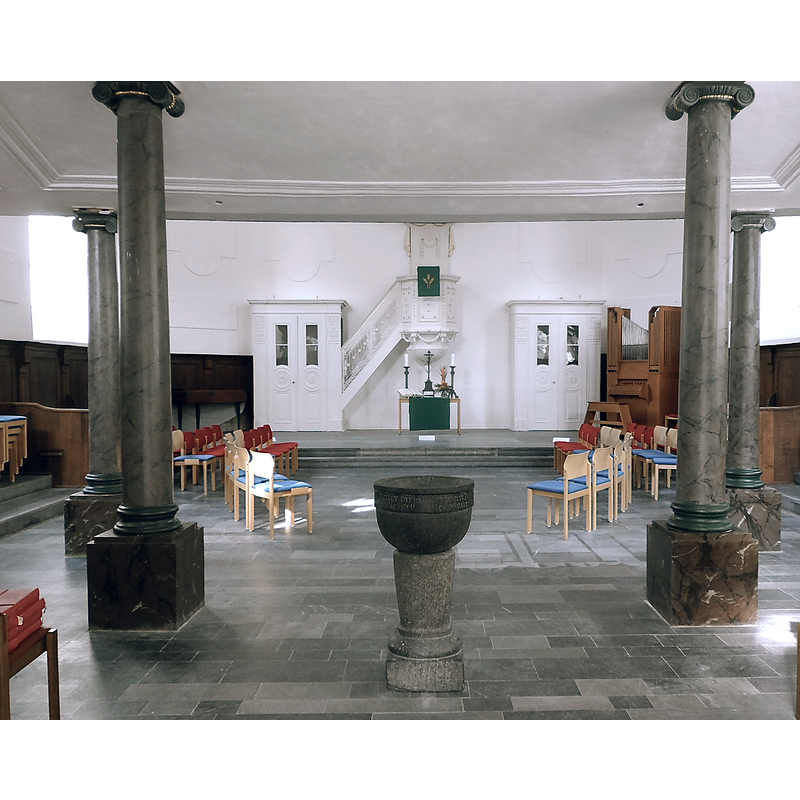 Source caption: "Stadtkirche Monschau Innenraum"