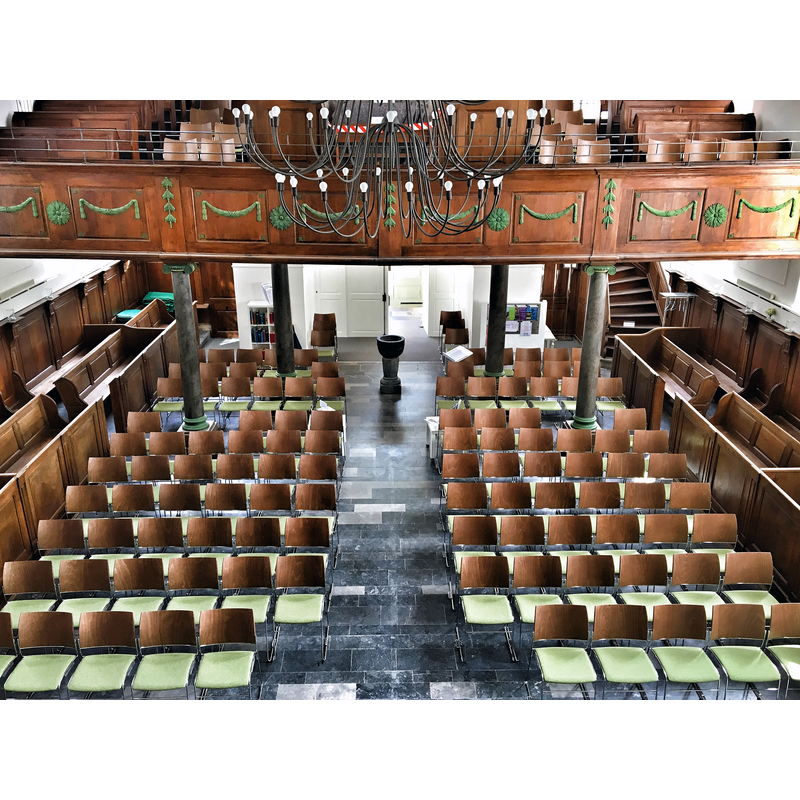 Source caption: "Stadtkirche Monschau; Kircheninnenraum"