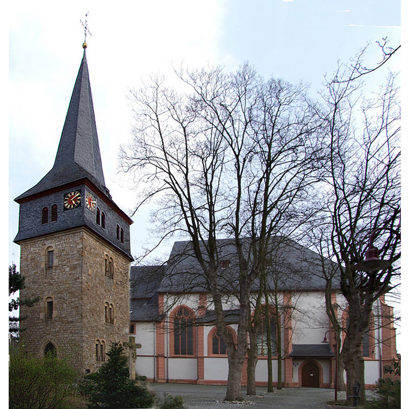 Source caption: "Simultankirche-Bechtolsheim (bearb Sp)" -- showing the font by the pulpit