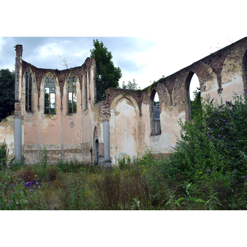 Source caption: "Vue de l'ancienne église Notre-Dame à Ombret, sur la rive droite de la Meuse (commune de Amay, province de Liège en Belgique)." -- at the time it was scheduled to be replaced by a block of apartments but the project was abandoned [cf. ChurchNotes]