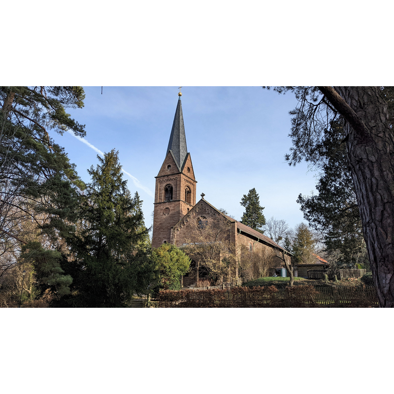 Source caption: "Blick von Südwesten auf die Marienkirche in Ilsenburg, Sachsen-Anhalt"