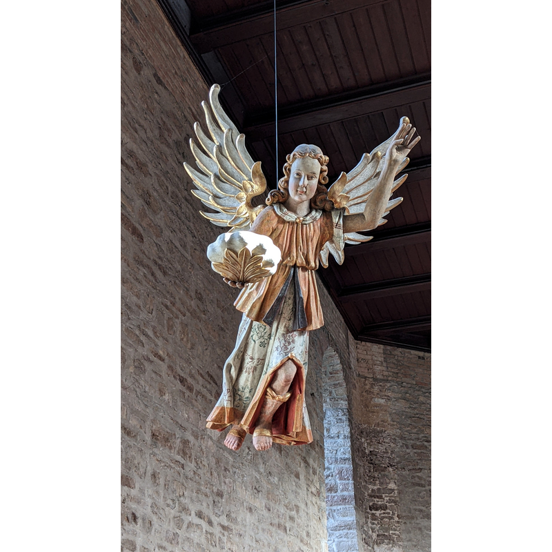 Source caption: "Barocker Taufengel in der Marienkirche in Ilsenburg, Sachsen-Anhalt"