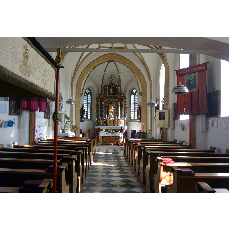 Source caption: "Pfarrkirche Gottestat, Innenansicht" -- the font cover can be discerned at the far [east] end, right [south] side
