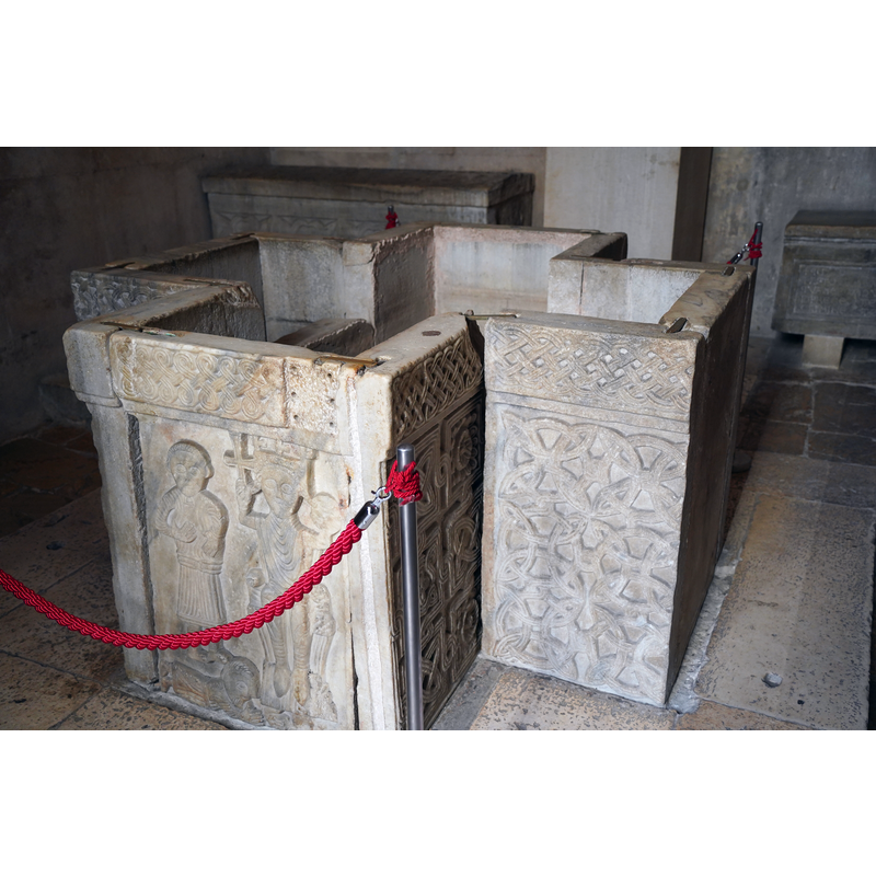 Source caption: "Diocletian palace - Jupiter Temple - Baptismal Font - Split"