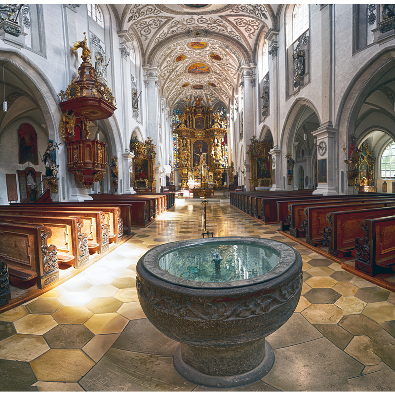 Source caption: "Intérieur de l'église Assomption (Stadtpfarrkirche Mariä Himmelfahrt. Landsberg am Lech)"
