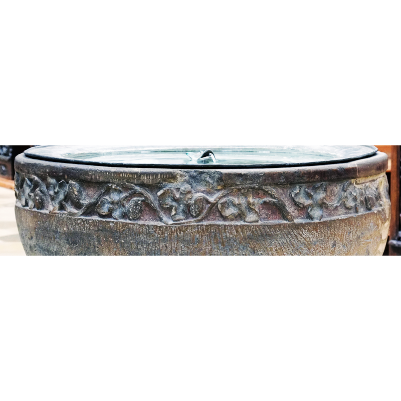 notice the damaged are in the centre of the image, and the new-stone insert repair to the upper rim on the right