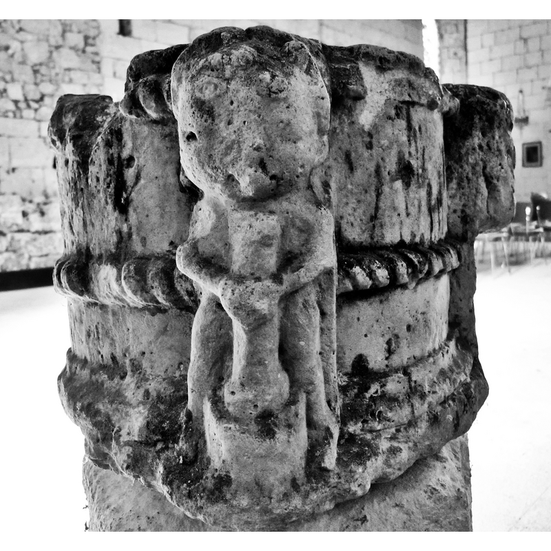 in this edited image the identification of the pestle and mortar user appears obvious