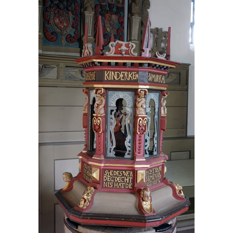 Source caption: "Erfde Marien Magdalenenkirche Taufdeckel"