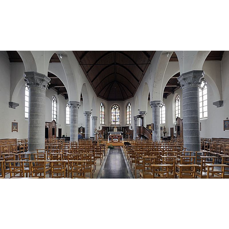 Source caption: "Escanaffles,église Saint-Marti.Celles.Hainaut.Belgium.Lintérieur, la nef."