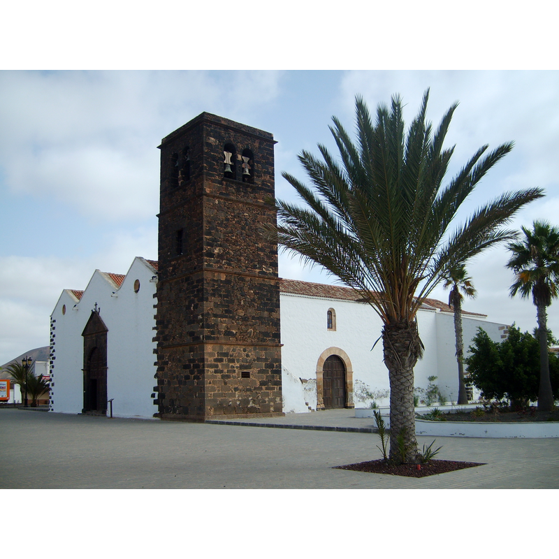 Source caption: "Iglesia de Nuestra Señora de la Candelaria - La Oliva - Fuerteventura"