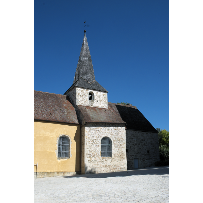 Source caption: "Kirche in Saint-Sernin-du-Bois im Département Saône-et-Loire (Region Bourgogne-Franche-Comté/Frankreich)"