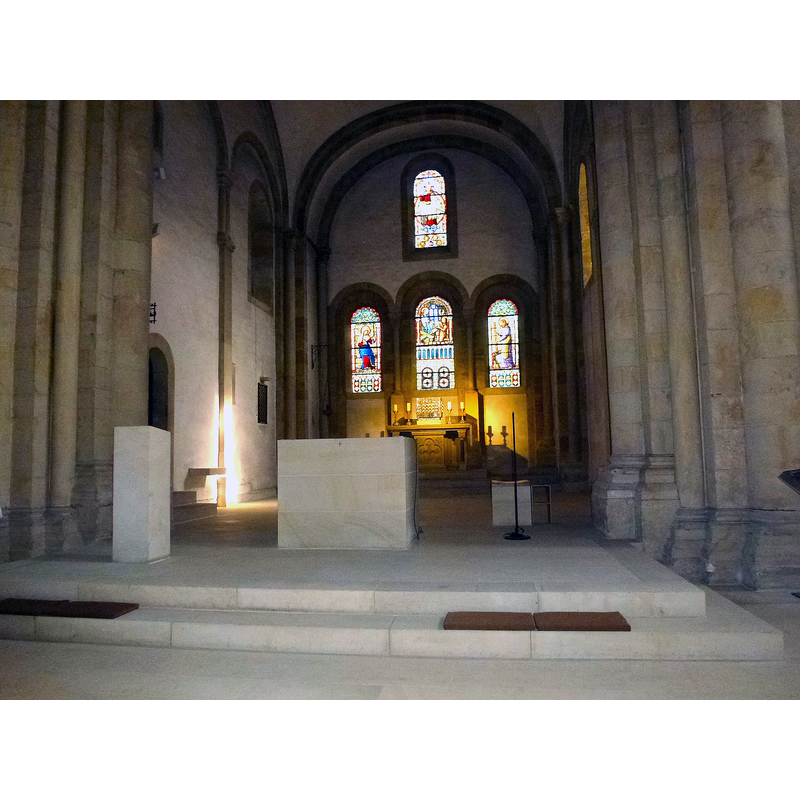 Source caption: "Stiftskirche Langenhorst. Altar und Ambo aus Baumberger Sandstein"
