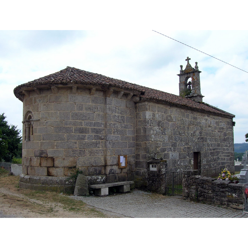 Source caption: "Iglesia románica de finales del siglo XII con importantes reformas en el siglo XVIII."