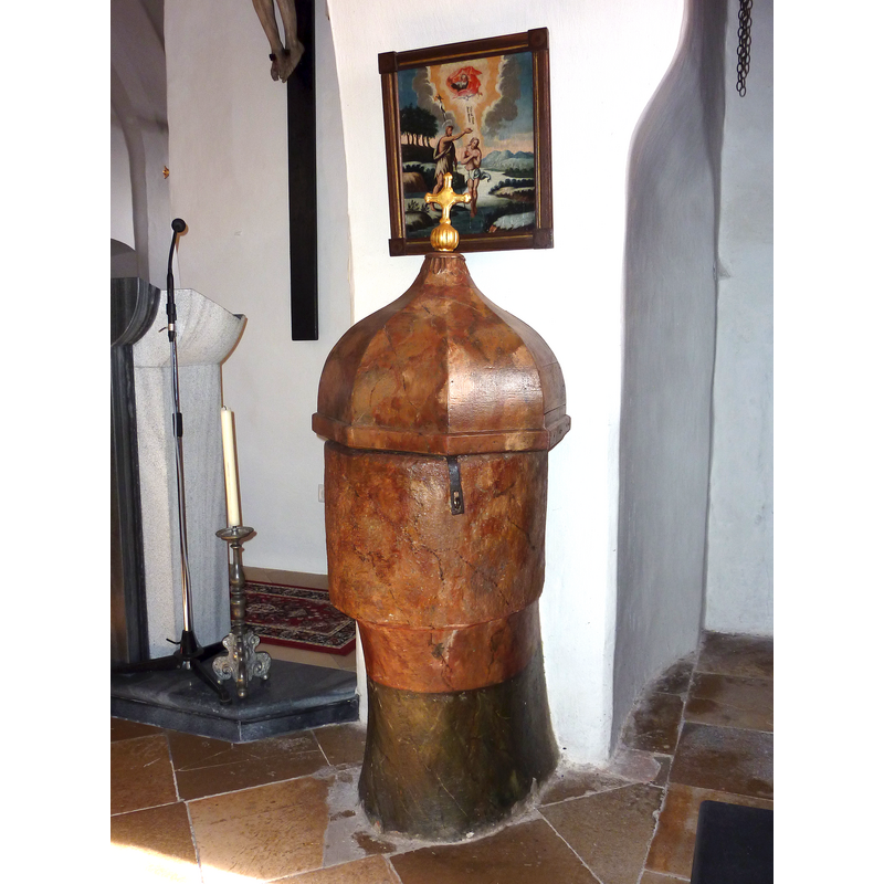 Source caption: "Pfarrkirche hl. Martin, Purk, Kottes-Purk, Niederösterreich - romanischer Taufstein (13. Jh.)"