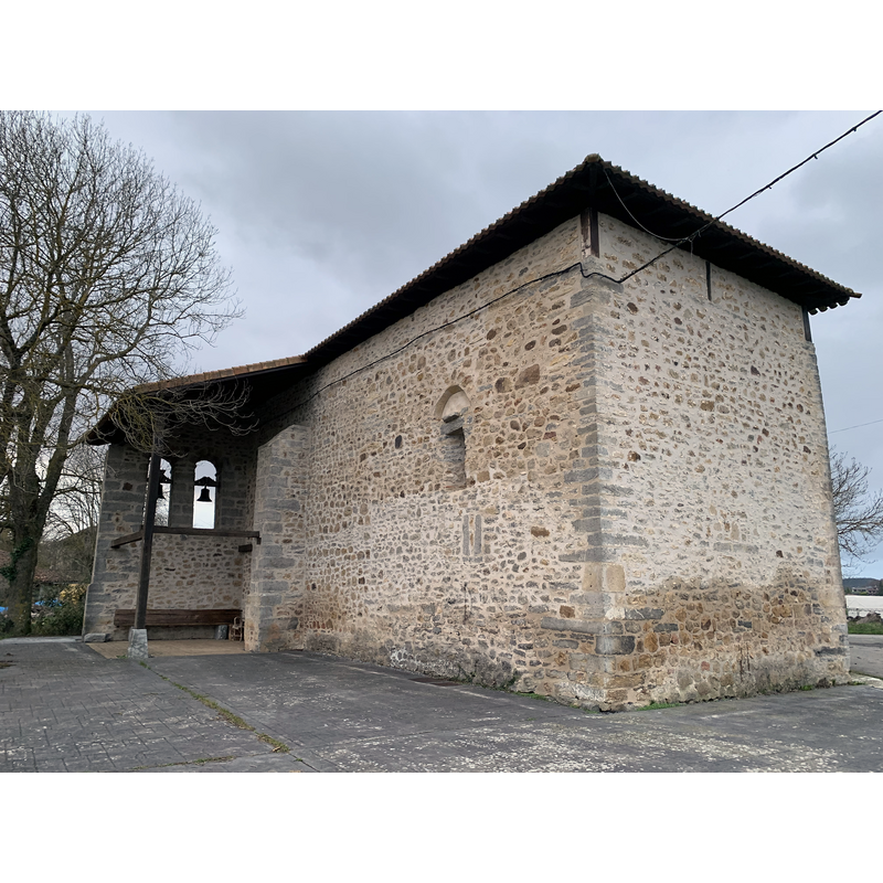 Source caption: " Larrazkueta, Larrazcueta, municipio de Urkabustaiz en Álava. Iglesia de San Vicente."