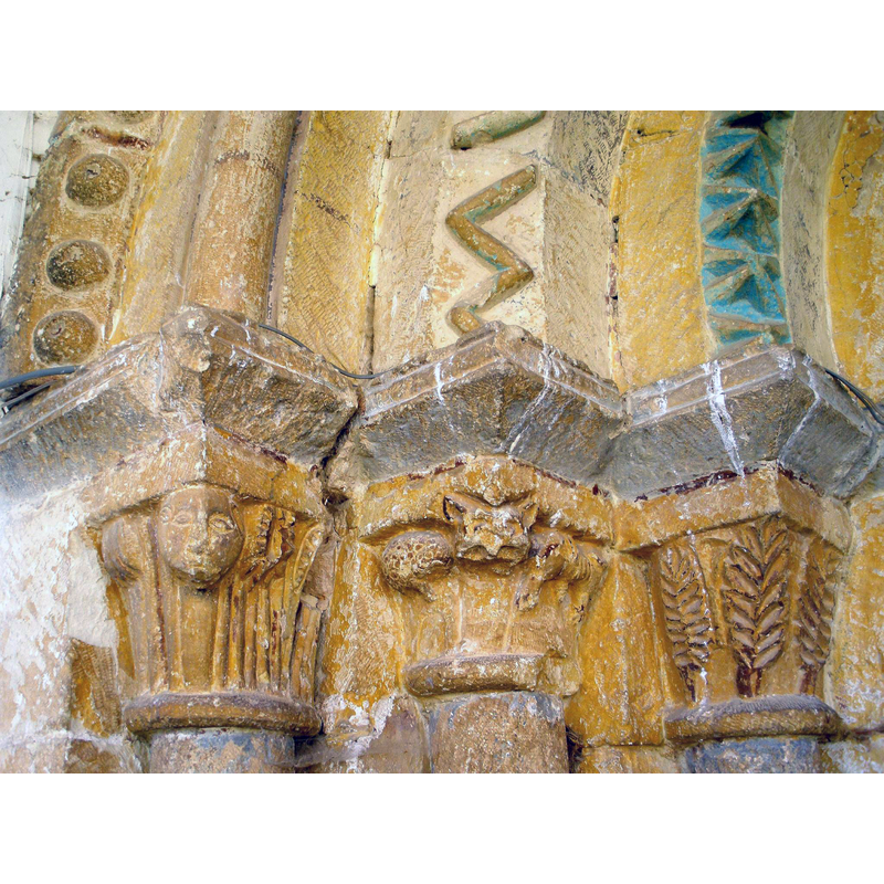 Source caption: "Portada románica de la Iglesia de San Pedro de Villanueva de la Oca (Enclave de Treviño, provincia de Burgos)"