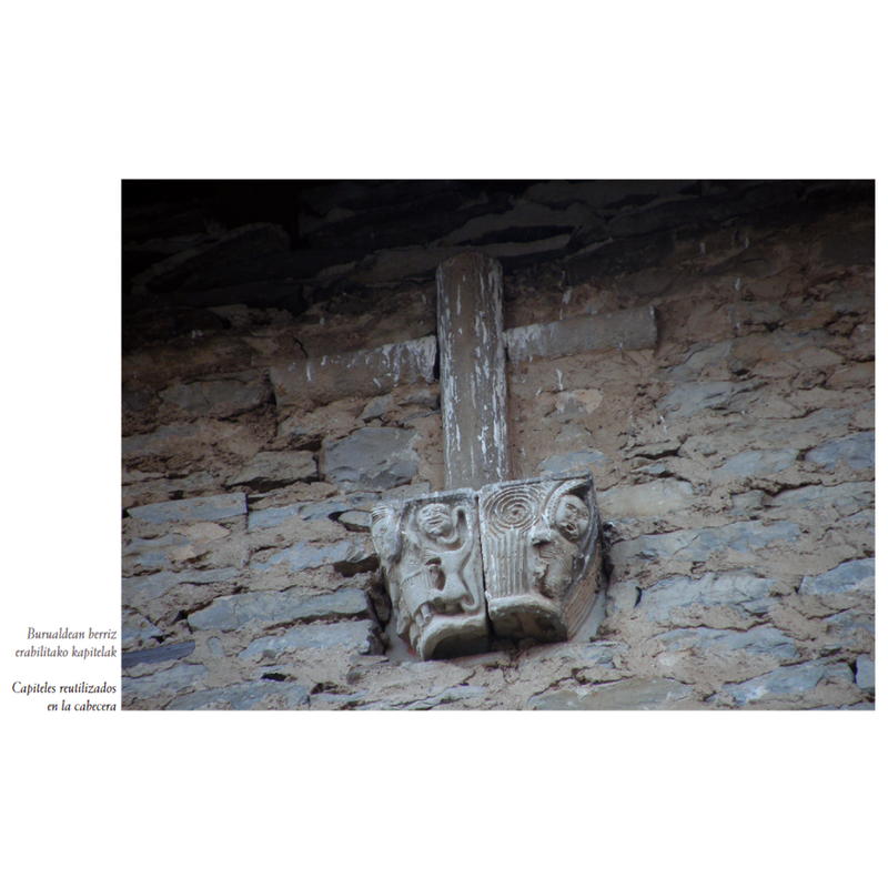 Source caption: "Capiteles reutilizados en la cabecera"