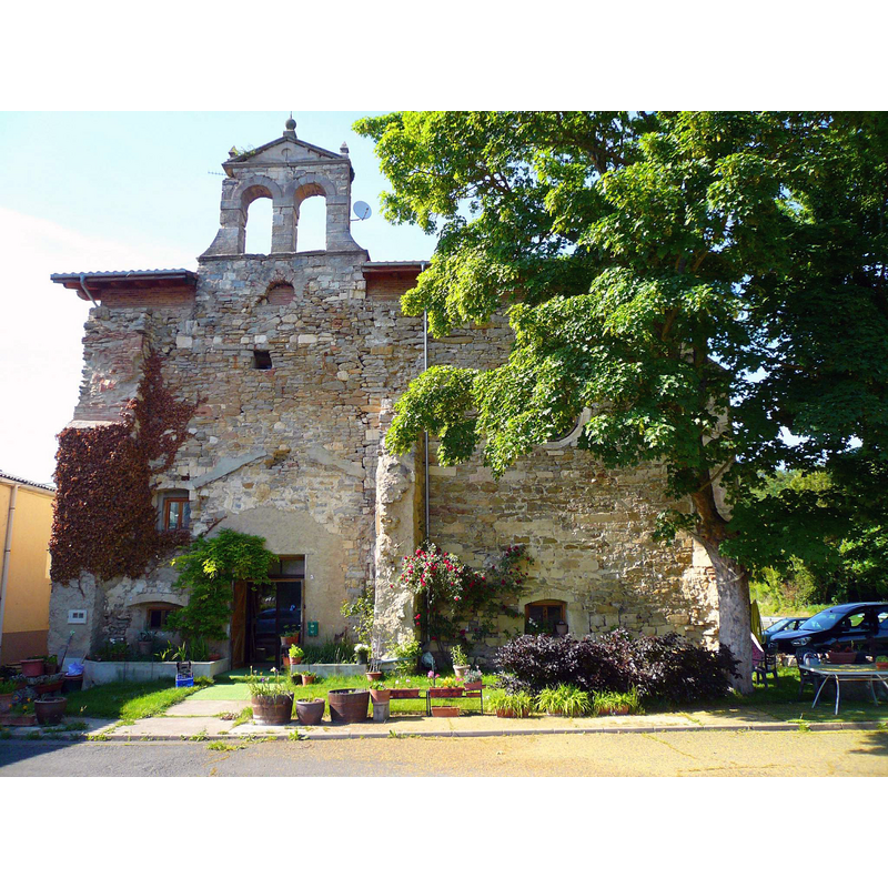 Source caption: "Antigua Iglesia de San Andrés de Bolívar (Vitoria, España)" -- the former parish church, now deconsecrated and a private residence [cf. ChurchNotes]