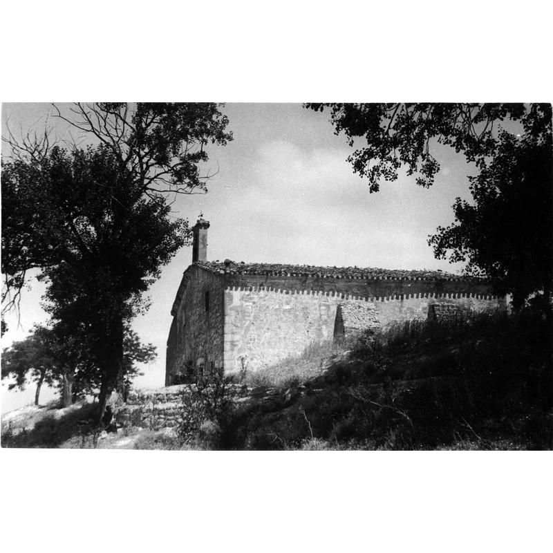 Source caption: "Iglesia de Nuestra Señora de las Casetas de Laserna. Vista lateral exterior de la iglesia"