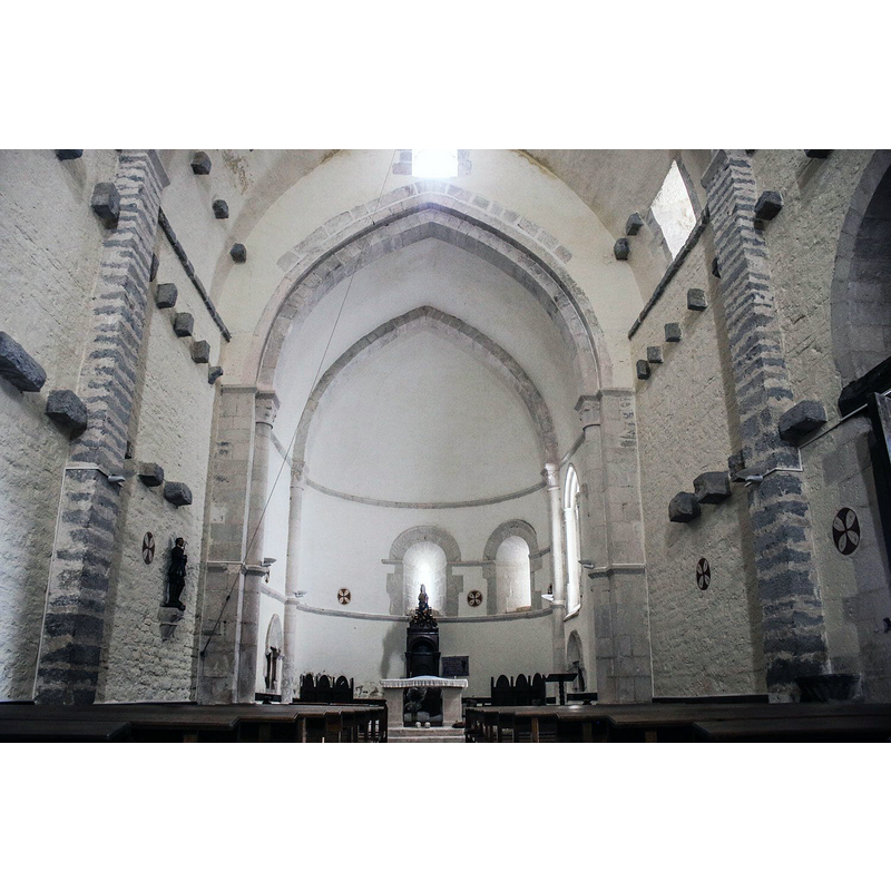 Source caption: "Interior de la Ermita de Nuestra Señora de Ayala, Alegría-Dulantzi."