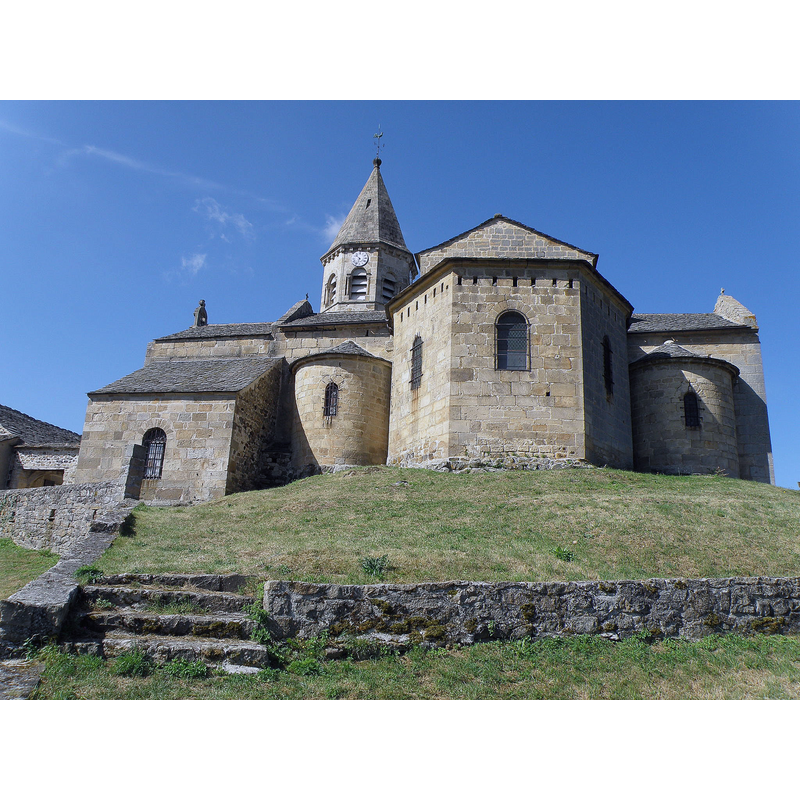 Sourca caption: "Saint-Julien-Chapteuil Église chevet"