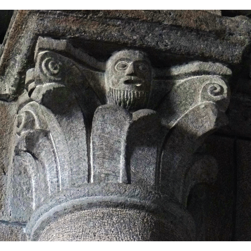 Source caption: "Saint-Julien-Chapteuil - Église Saint-Julien - Chapiteau"