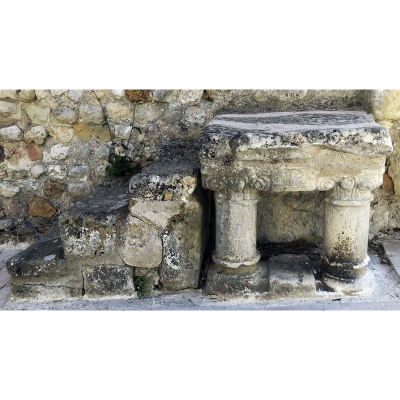 Source caption: "Eglise : Chaire à prêcher extérieure ; 12e siècle"
