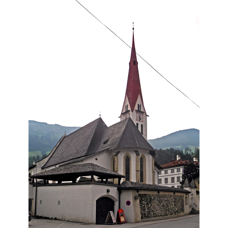 Source caption: "Kath. Pfarrkirche Mariä Himmelfahrt in Fügen (Zillertal)"