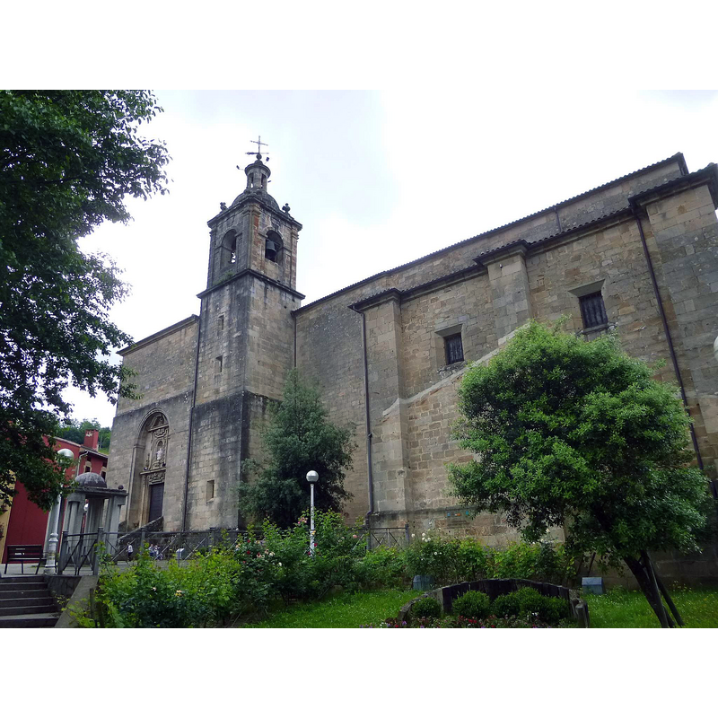 Source caption: "Zegama (Gipuzkoa) - Iglesia de San Martín de Tours"