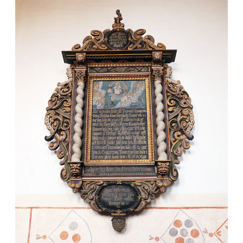 17thC family monument