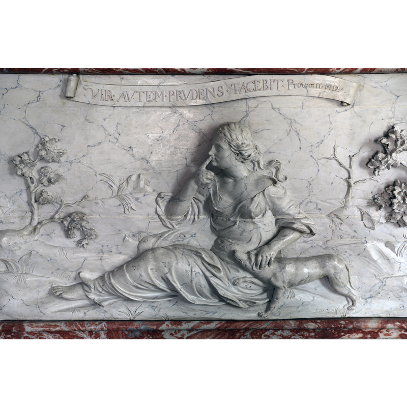 described in Danmarks Kirker as an enclosed pulpit ["lukket Pulpitur"] of 1695 on the north side of the nave