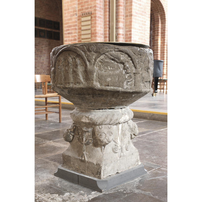basin sides showing: Magi --> Dream of the Magi -- angels in the spandrels