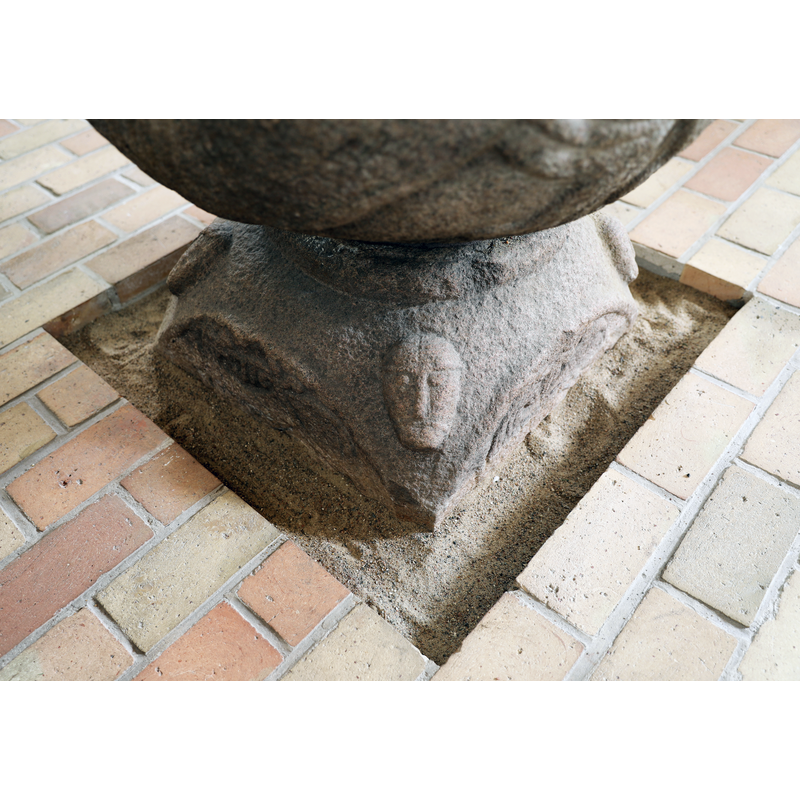 one on each of the corners of the lower base