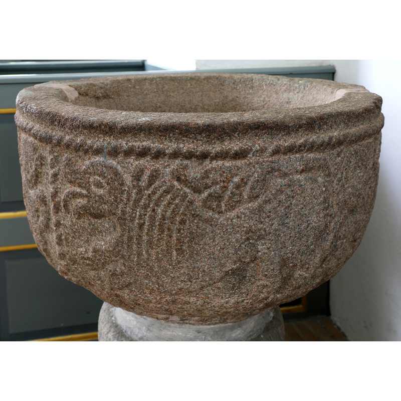 to the right and left of the standing human figure