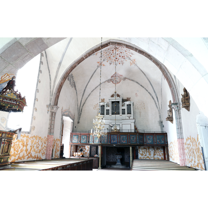showing the font and cover beneath the gallery