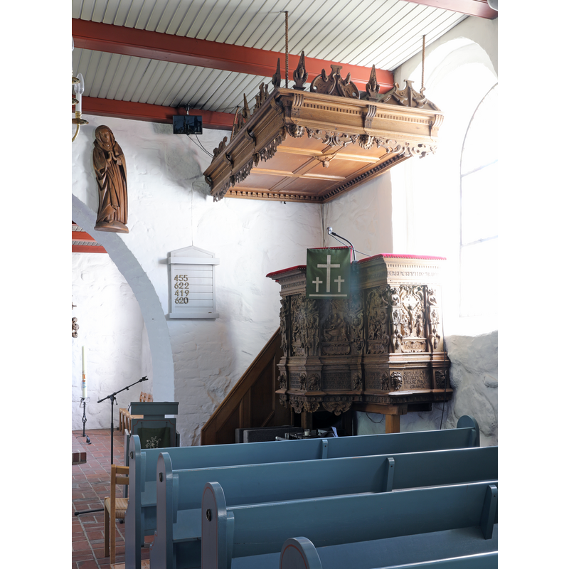 the wooden pulpit of 1630