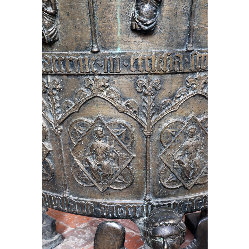 repeated sevral times around the lower register on the basin sides