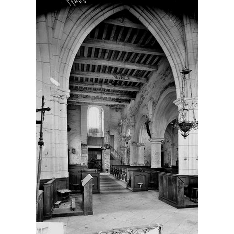 Source caption: "Autheuil-en-Valois, Oise, France. Eglise. Nef, vue du choeur."