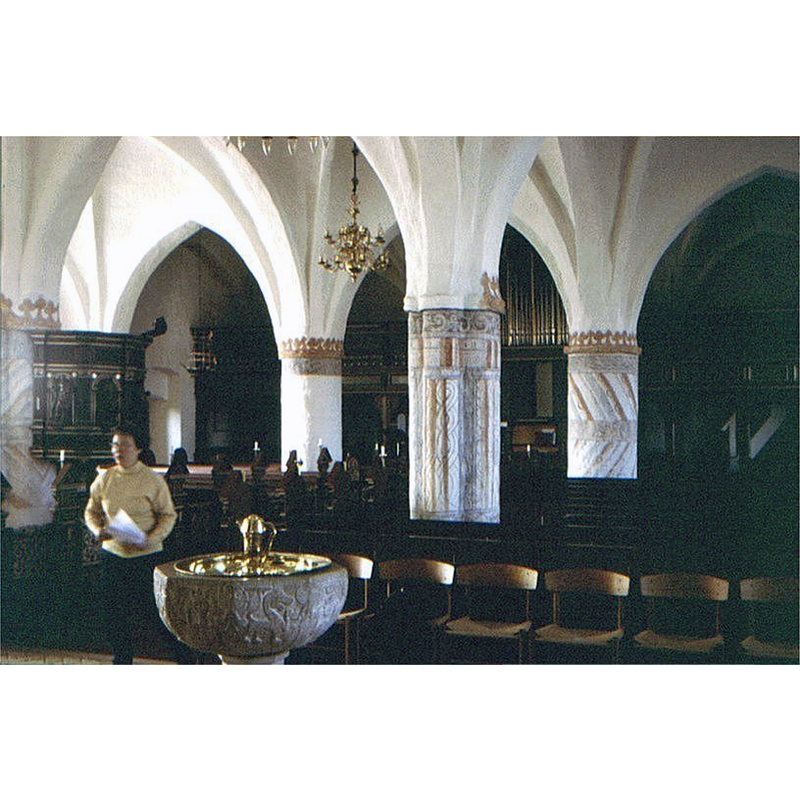 Source caption: "Kirke Helsinge Kirke i Danmark. Skib set mod vest"