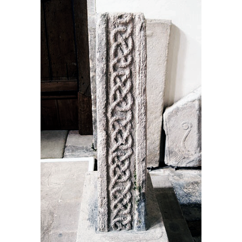 Source caption: "The right hand face has this nice interlaced design of Scandinavian pattern."