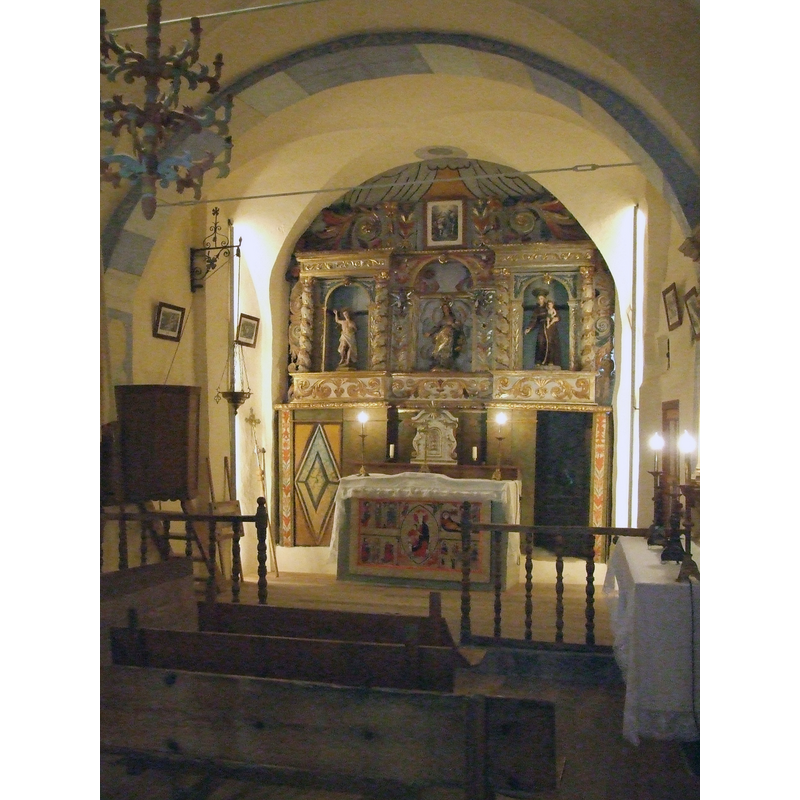Source caption: "Retaule barroc de Santa Maria de Cardet (Barruera, Vall de Boí, Alta Ribagorça)" -- NB: the altar frontal is a copy of the original in the MNAC