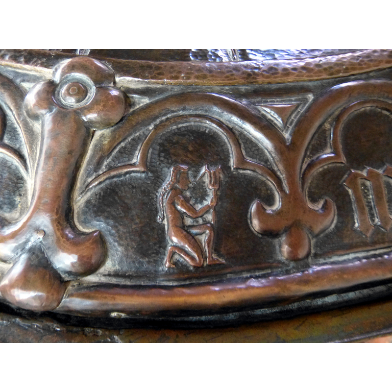 Source caption: "Schweriner Dom ( Mecklenburg ). Bronzefünte ( 14.Jhdt. ) - Detail: Wassermann auf dem Deckel ( Kopie von 1950 )"