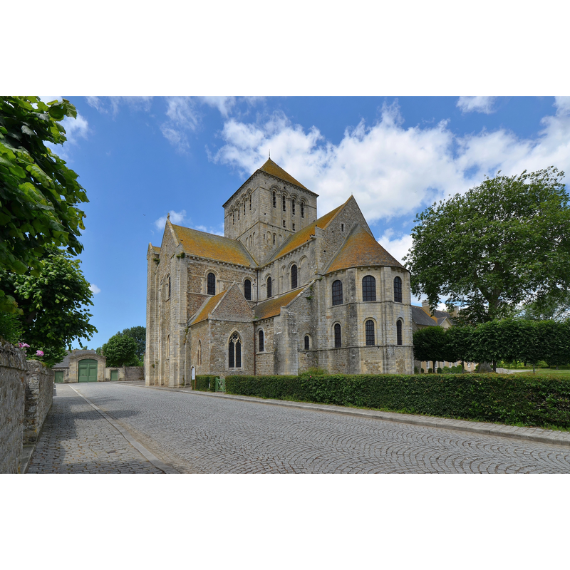 Source caption: "Abbaye Sainte-Trinité de Lessay"