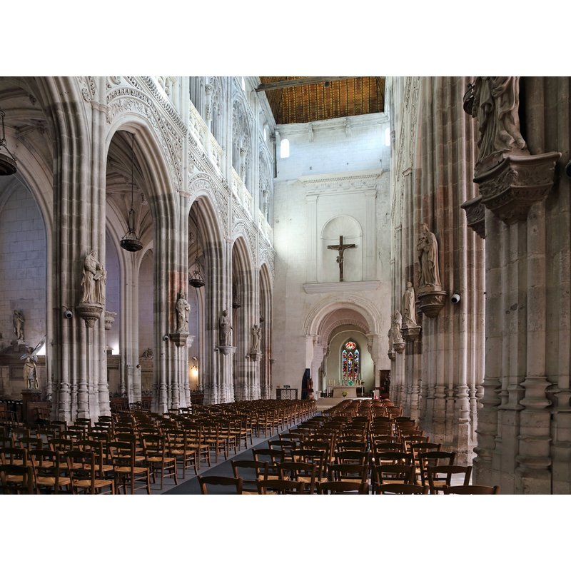 Source caption: "Pont-Audemer (département de l'Eure, France) : vue intérieure de l'église Saint-Ouen"