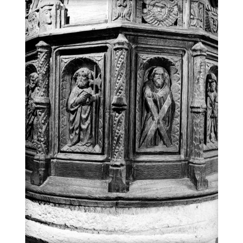 Source caption: "Détail. Panneaux sculptés. Saint Mathieu et saint André."