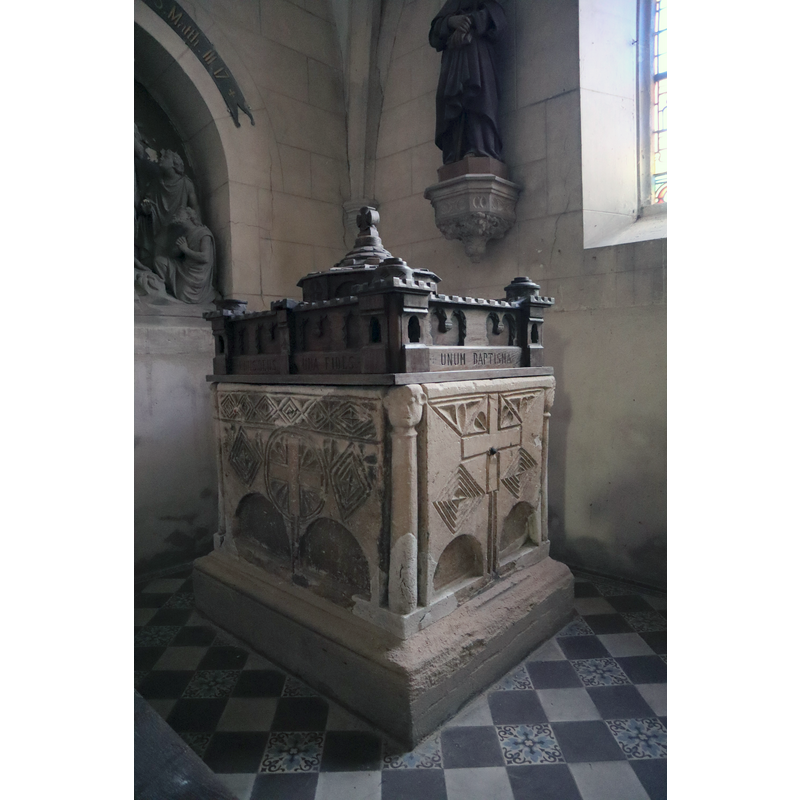 Source caption: "Fonts baptismaux de l'église de l'Assomption-de-Notre-Dame de Coussey (88)."